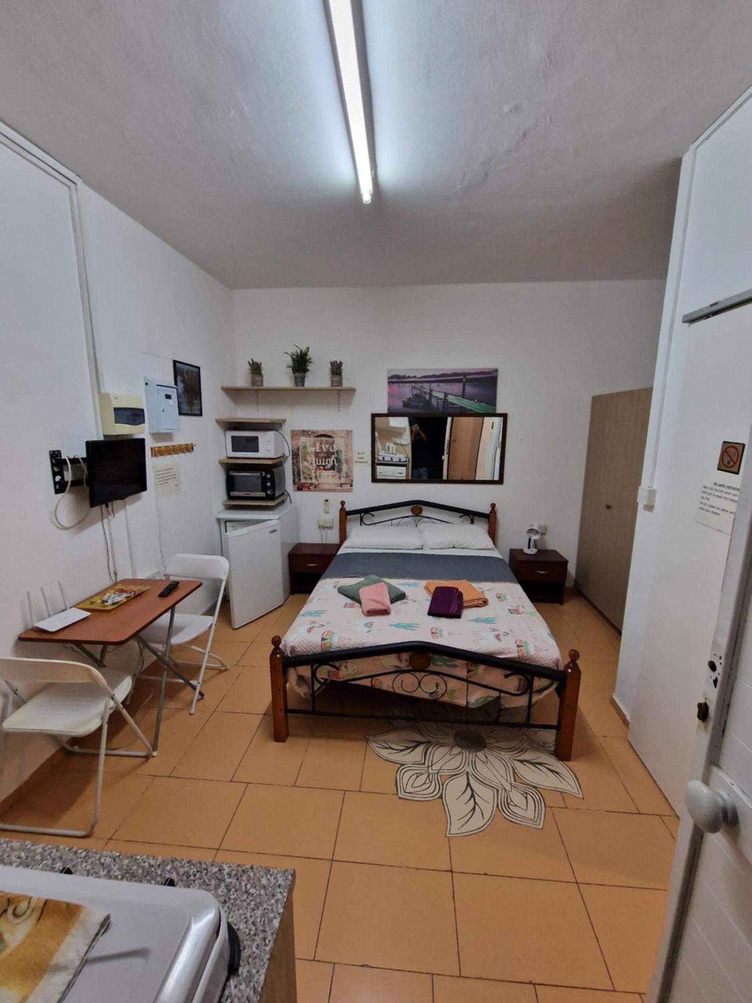 Nicosia Rooms Studios Pokoj fotografie